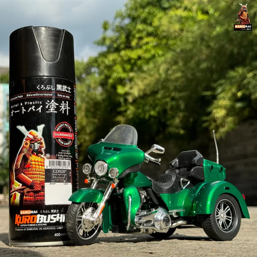 Sơn xịt Samurai CD028 – màu xanh đậm cá tính, sắc xanh mạnh mẽ, khô nhanh, bám chắc