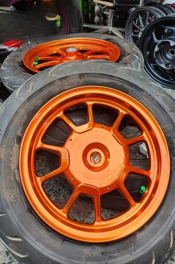 Sơn xịt Samurai H618 – màu cam nổi bật, sắc cam rực rỡ, đều màu, bám chắc, khô nhanh, dễ sử dụng