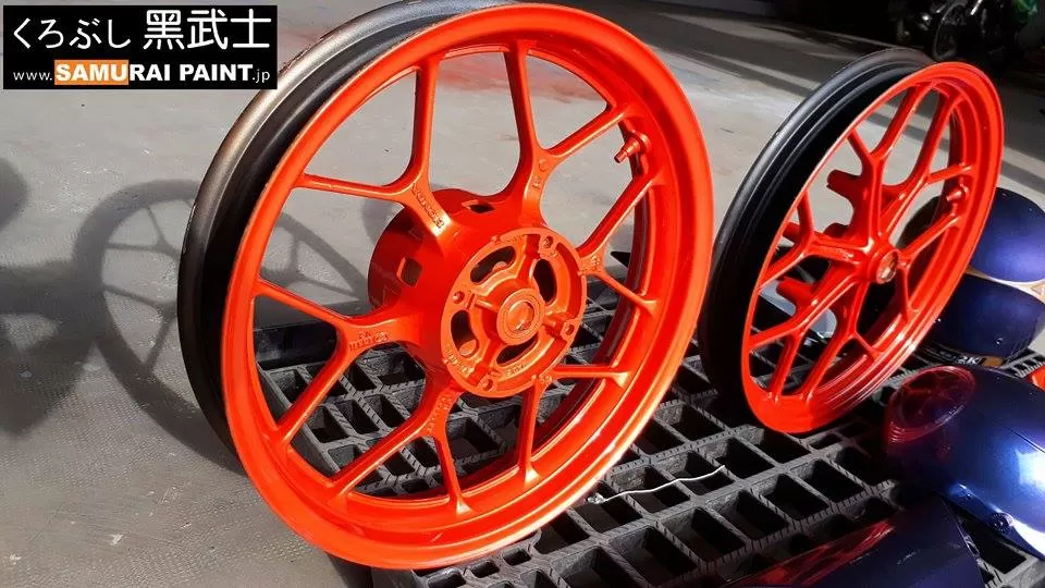 Sơn xịt Samurai Y3505 màu cam ánh kim – nổi bật, rực rỡ, bám tốt, khô nhanh