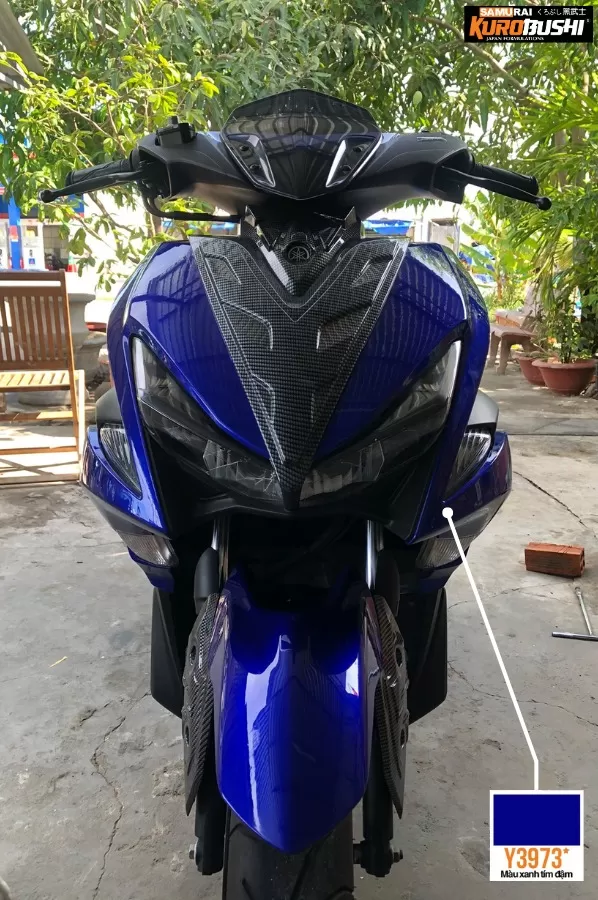 Sơn xịt Samurai Y3973 màu xanh GP – độc đáo, bóng đẹp, bám chắc, khô nhanh