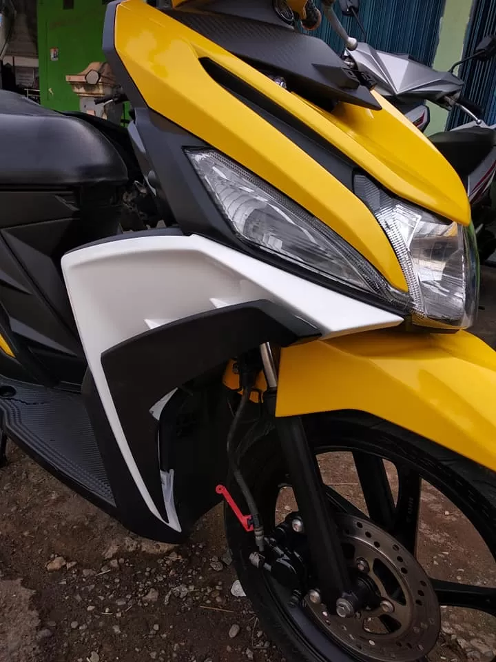 Sơn xịt Samurai Y810 màu vàng – nổi bật, tươi sáng, khô nhanh, bám chắc