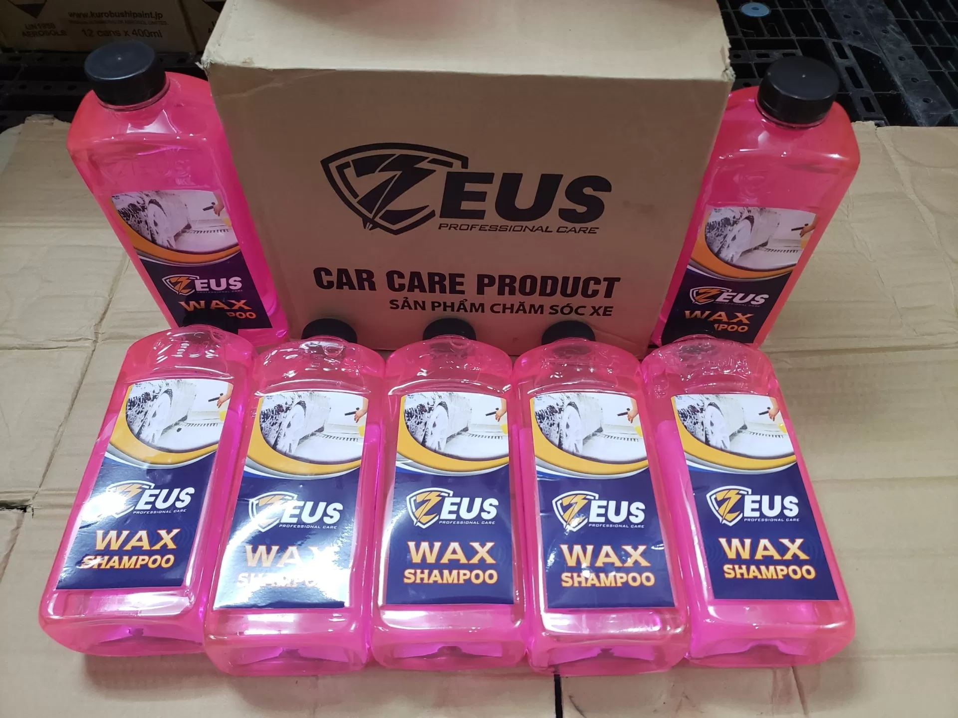 Nước rửa xe ô tô Zeus – tẩy sạch bụi bẩn, bóng sơn, không ăn mòn, an toàn với bề mặt sơn xe